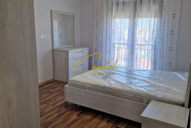 Shtepi me qera Apartament ne Tirane, 2+1, Mobilimi E mobiluar, Pagesa 65,000  Leke.