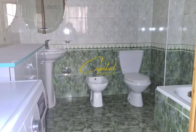 Shtepi me qera Apartament ne Tirane, 3+1, Mobilimi E mobiluar, Pagesa 700  Euro.