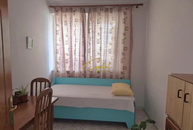 Shtepi me qera Apartament ne Tirane, 3+1, Mobilimi E mobiluar, Pagesa 700  Euro.