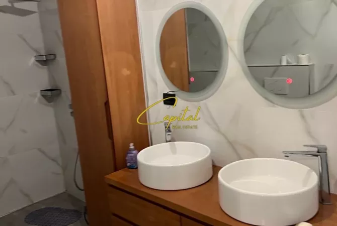 Shtepi me qera Apartament ne Tirane, 3+1, Mobilimi E mobiluar, Pagesa 65,000  Leke.