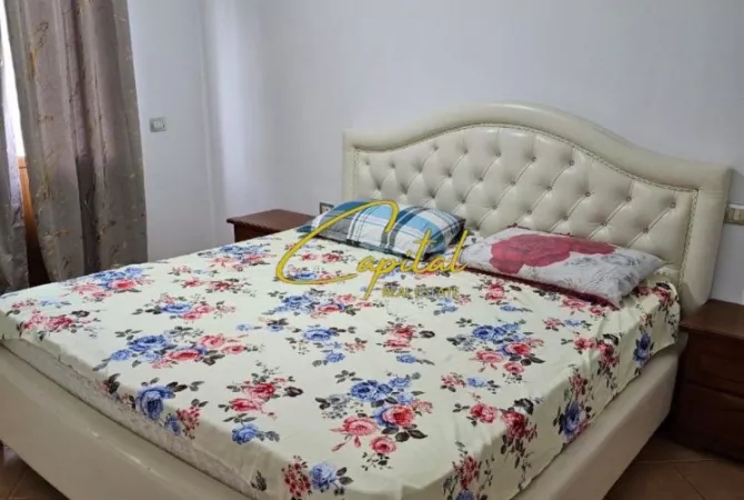 Shtepi me qera Apartament ne Tirane, 3+1, Mobilimi E mobiluar, Pagesa 55,000  Leke.