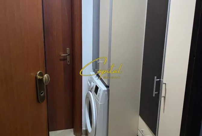 Shtepi ne shitje Apartament ne Tirane, 2+1, Mobilimi E mobiluar, Pagesa 16,500,000  Leke.