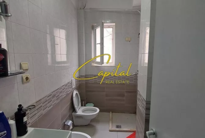 Shtepi ne shitje Shtepi Private ne Tirane, 3+1, Mobilimi E mobiluar, Pagesa 450,000  Euro.