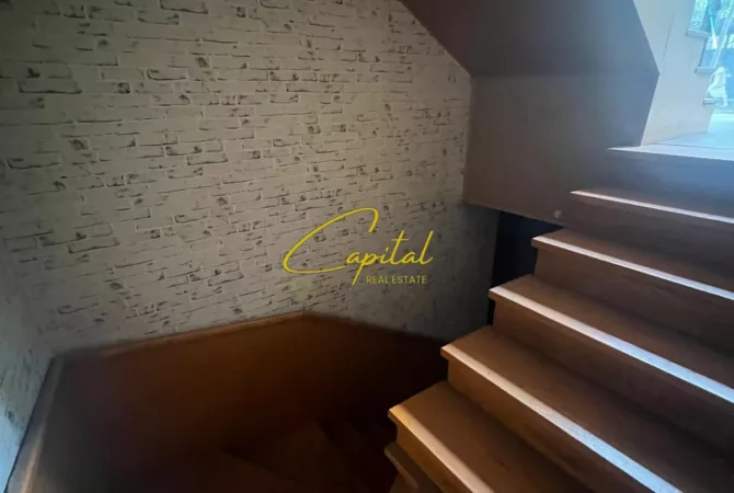 AMBIENT BIZNESI ME QERA 240 M2 PAZARI I RI 950 EURO