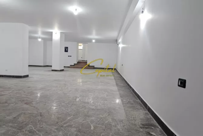 Ambiente Commerciale in Affitto 3+1 a Tirana - 400,000 Leke