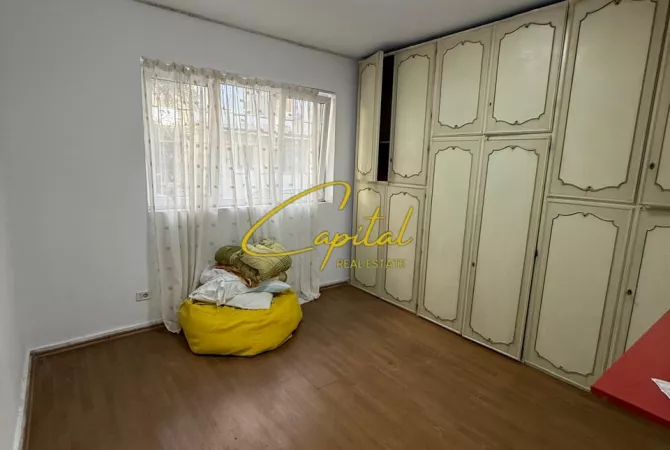 Shtepi ne shitje Apartament ne Tirane, 3+1, Mobilimi E mobiluar, Pagesa 175,000  Euro.