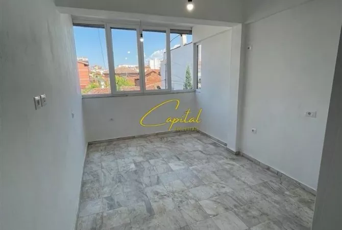 Business Property for Rent 3+1 in Tirana - 900 Euro
