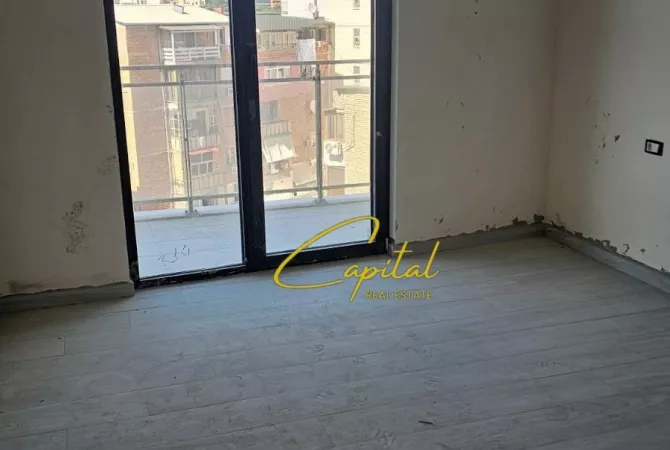 Ambient biznesi me qera 3+1 ne Tirane - 1,000 Euro
