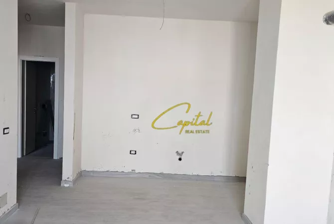 Ambient biznesi me qera 3+1 ne Tirane - 1,000 Euro