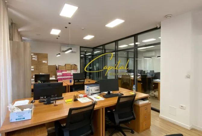 Ambient biznesi me qera 3+1 ne Tirane - 4,600 Euro