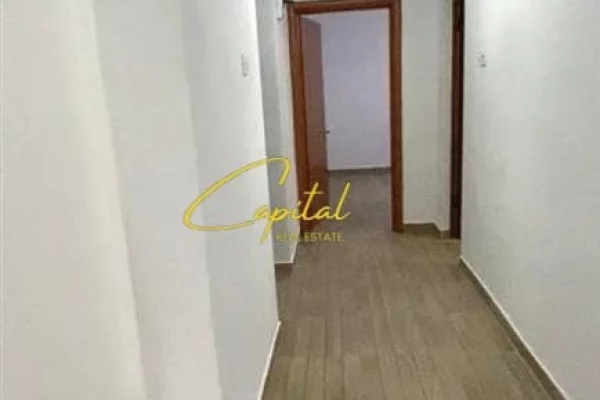 Shtepi ne shitje Apartament ne Tirane, 1+1, Mobilimi Bosh, pa mobiluar, Pagesa 108,000  Euro.