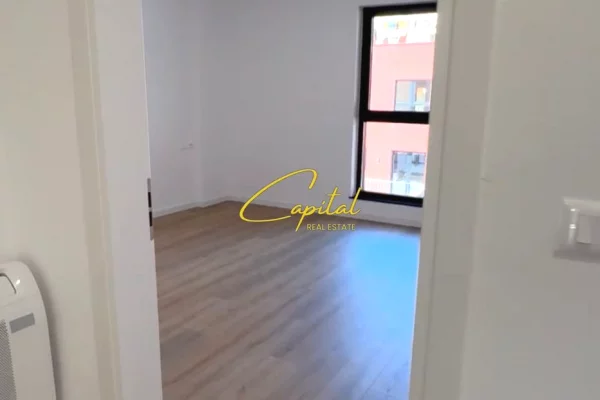 ZYRE ME QERA 300 M2 RRUGA E KAVAJES 350.000 LEKE