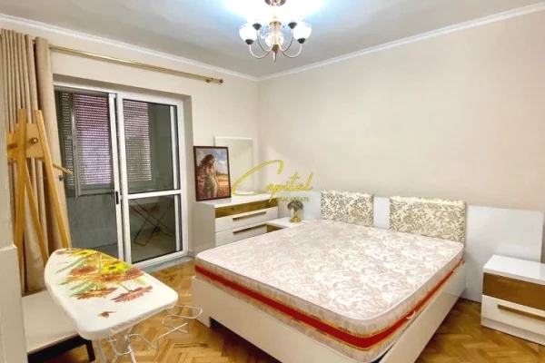 Shtepi me qera 2+1 ne Tirane - 650 Euro