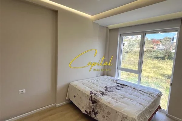 Shtepi me qera 4+1 ne Tirane - 140,000 Leke