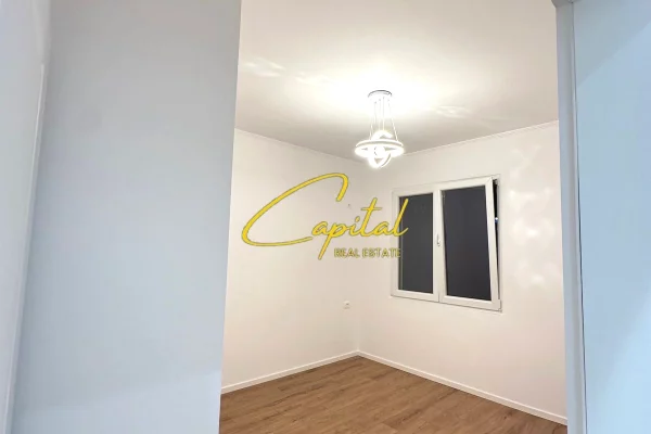 Shtepi ne shitje Apartament ne Tirane, 2+1, Mobilimi E mobiluar, Pagesa 168,000  Euro.