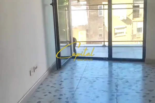 Ambient biznesi me qera 3+1 ne Tirane - 62,000 Leke