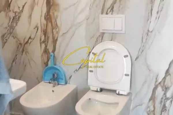 Ambient biznesi me qera 3+1 ne Tirane - 62,000 Leke