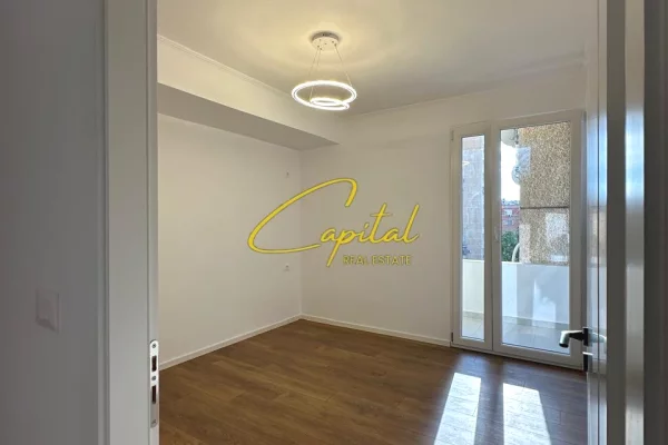 Shtepi ne shitje Apartament ne Tirane, 2+1, Mobilimi E mobiluar, Pagesa 118,000  Euro.