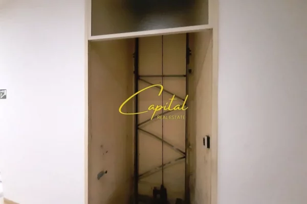 MAGAZINE ME QERA 800 M2 ISH STACIONI TRENIT 4.700 EURO