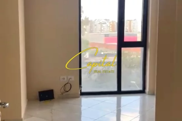 Ambient biznesi me qera 3+1 ne Tirane - 500 Euro