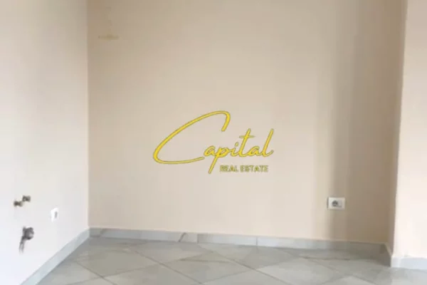 Ambient biznesi me qera 3+1 ne Tirane - 500 Euro