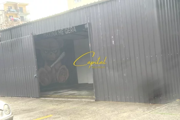 Ambient biznesi me qera 4+1 ne Tirane - 80,000 Leke