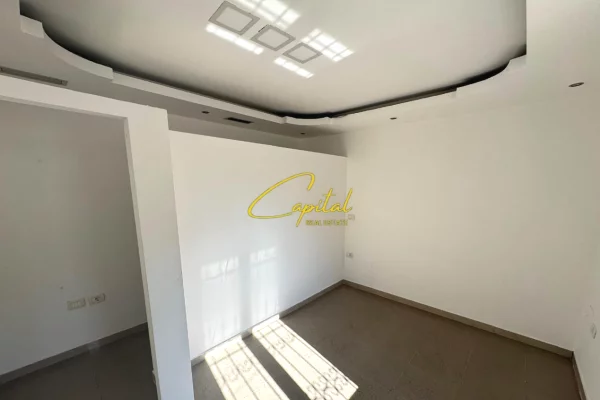 ZYRE ME QERA 100 M2 RRUGA MINE PEZA 800 EURO