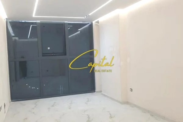 AMBIENT BIZNESI ME QERA 74 M2 ASTIR 1000 EURO