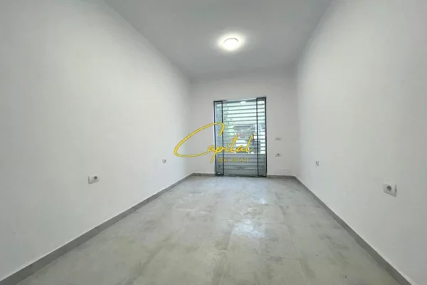 Ambient biznesi me qera 3+1 ne Tirane - 800 Euro