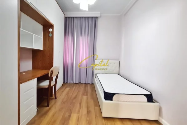 Shtepi me qera Apartament ne Tirane, 4+1, Mobilimi E mobiluar, Pagesa 130,000  Leke.