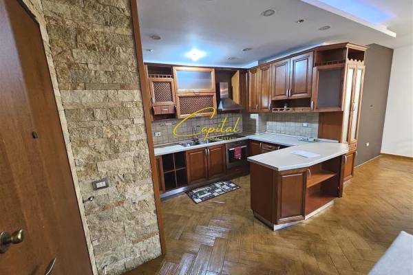 Shtepi me qera 3+1 ne Tirane - 800 Euro