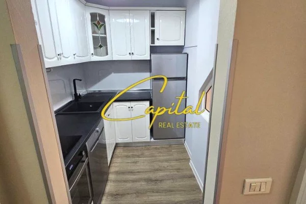 ZYRE ME QERA 130 M2 QENDER 1000 EURO