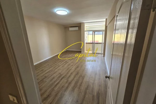 Ambient biznesi me qera 3+1 ne Tirane - 1,000 Euro