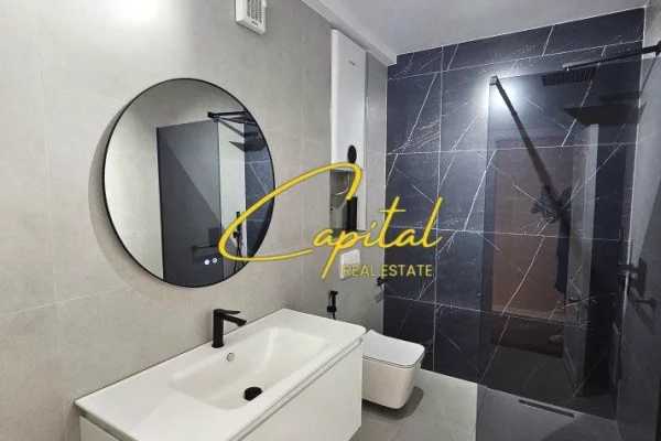 ZYRE ME QERA 130 M2 QENDER 1000 EURO