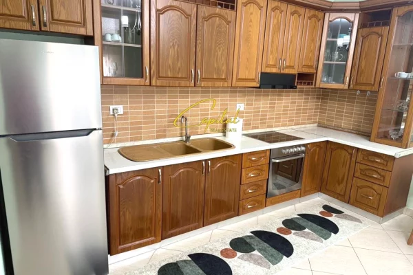 Shtepi me qera 2+1 ne Tirane - 45,000 Leke