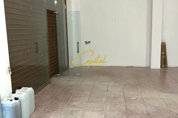 AMBIENT BIZNESI ME QERA 200 M2 KOMUNA E PARISIT 1.500 EURO