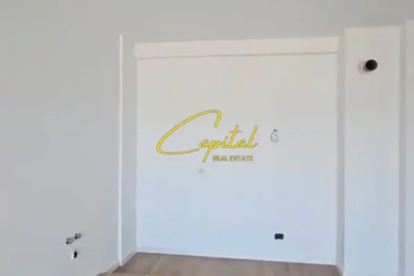 Ambiente Commerciale in Affitto 3+1 a Tirana - 40,000 Leke