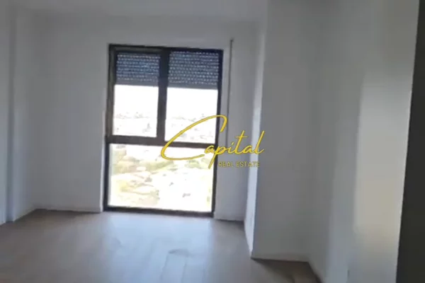 Ambiente Commerciale in Affitto 3+1 a Tirana - 40,000 Leke