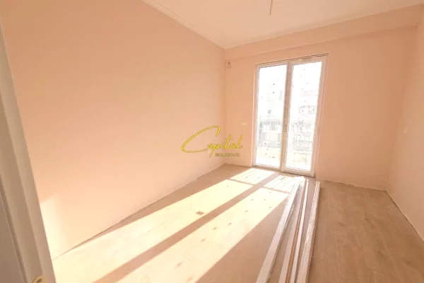 Shtepi me qera 2+1 ne Tirane - 1,100 Euro