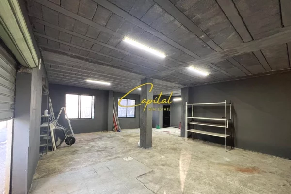 Ambiente Commerciale in Affitto 4+1 a Tirana - 750 Euro