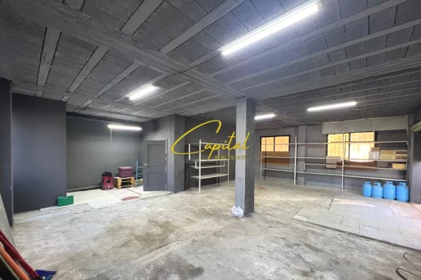 Ambiente Commerciale in Affitto 4+1 a Tirana - 750 Euro