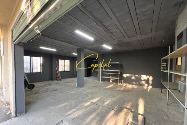 Ambiente Commerciale in Affitto 4+1 a Tirana - 750 Euro