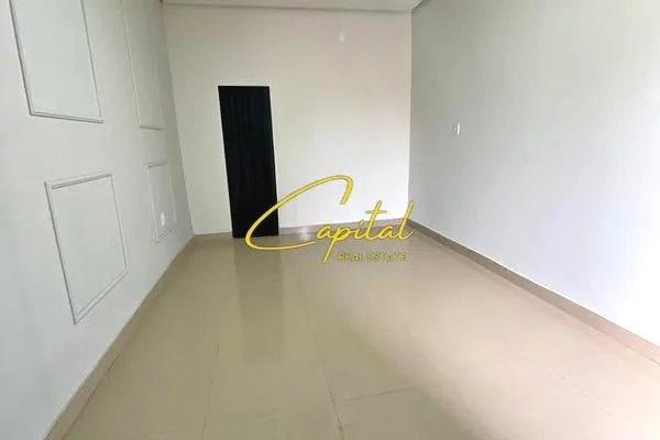 Ambiente Commerciale in Affitto 1+1 a Tirana - 400 Euro