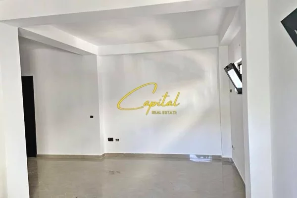 Ambient biznesi me qera 4+1 ne Tirane - 35,000 Leke