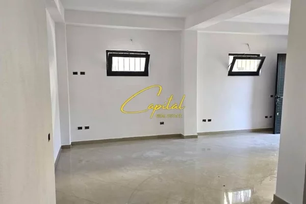 Ambient biznesi me qera 4+1 ne Tirane - 35,000 Leke