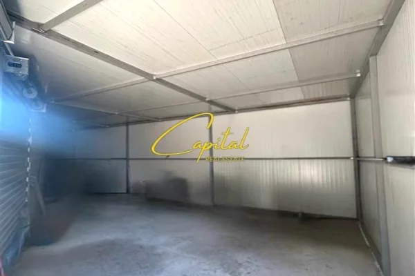 Ambient biznesi me qera 4+1 ne Tirane - 400 Euro