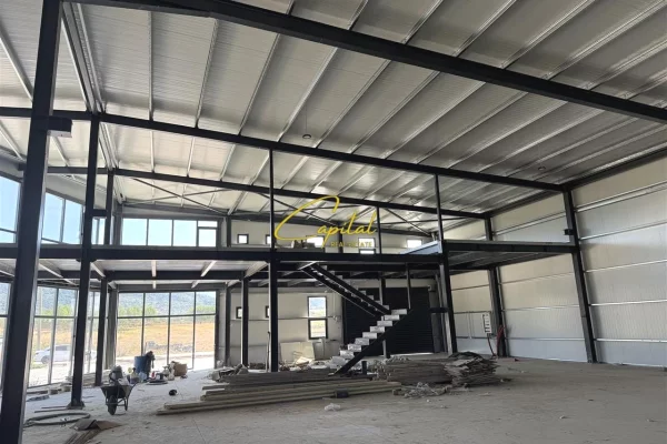 Ambient biznesi me qera 4+1 ne Tirane - 4,000 Euro