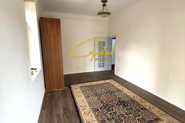 Ambient biznesi me qera 1+1 ne Tirane - 120,000 Leke