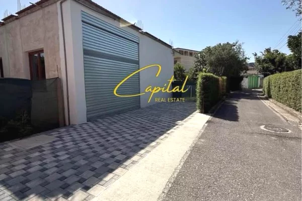 MAGAZINE ME QIRA 120 M2 LAPRAKE 75.000 LEKE