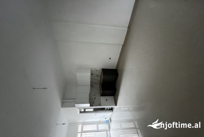 Shtepi me qera 1+1 ne Tirane - 23,000 Leke